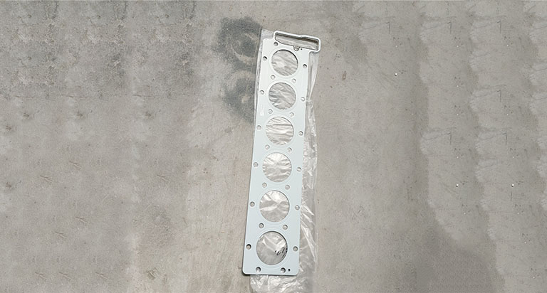 201V03901-0403